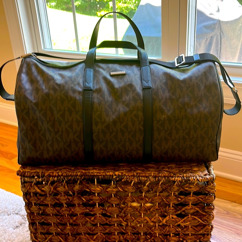 Michael Kors Jet Set Travel Duffle - Picture 1 of 8